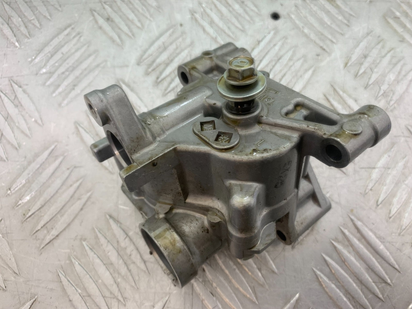HONDA CBR1000 rr FIREBLADE OIL PUMP  2008-2011 (CMB1253)