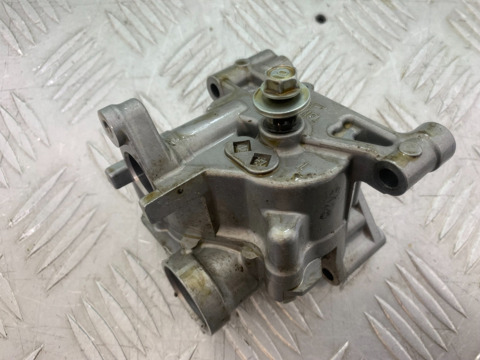 HONDA CBR1000 rr FIREBLADE OIL PUMP  2008-2011 (CMB1253)