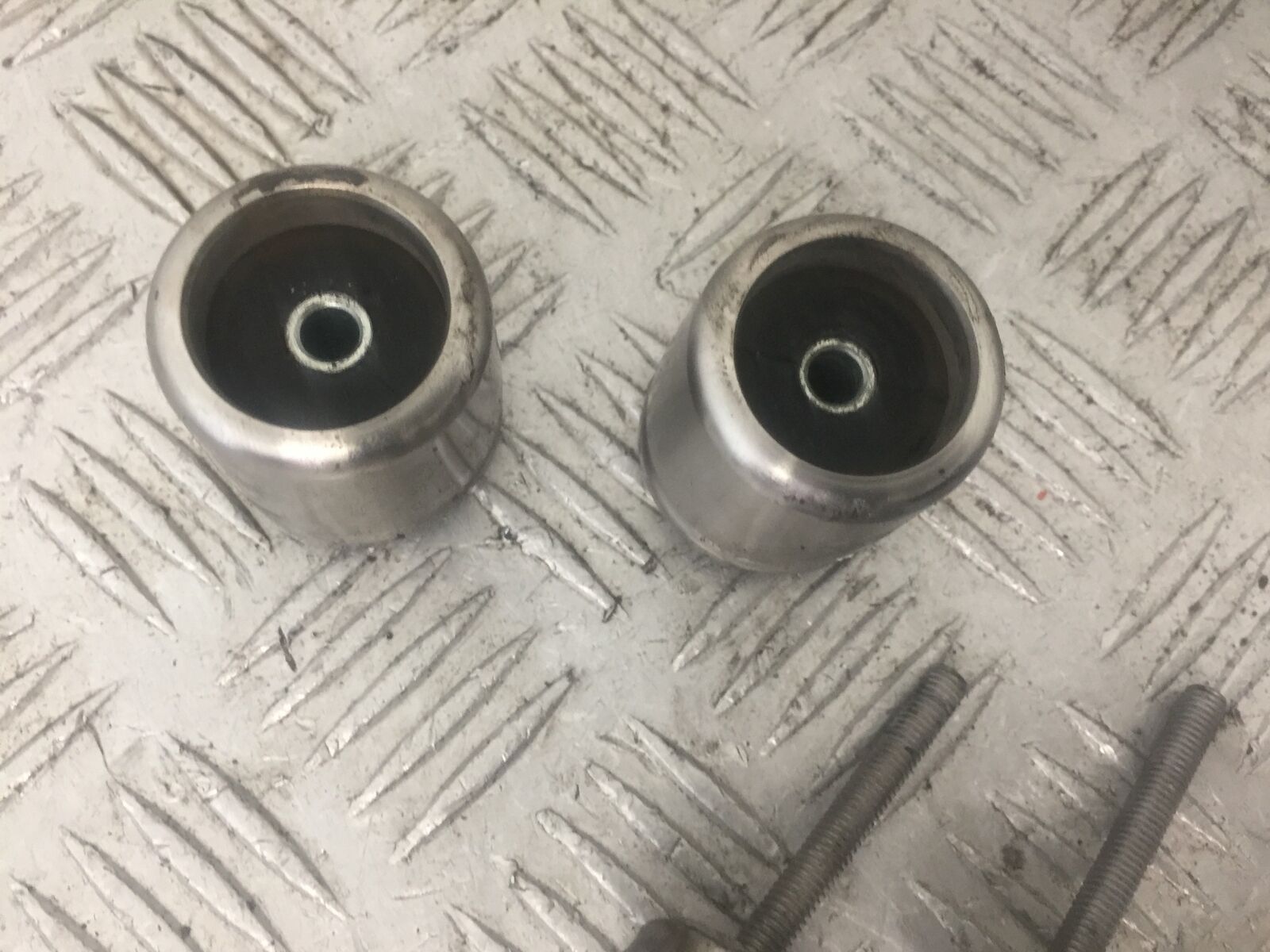TRIUMPH 1050 SPRINT BAR END WEIGHTS   YEAR 2004-2007 (STOCK 888)