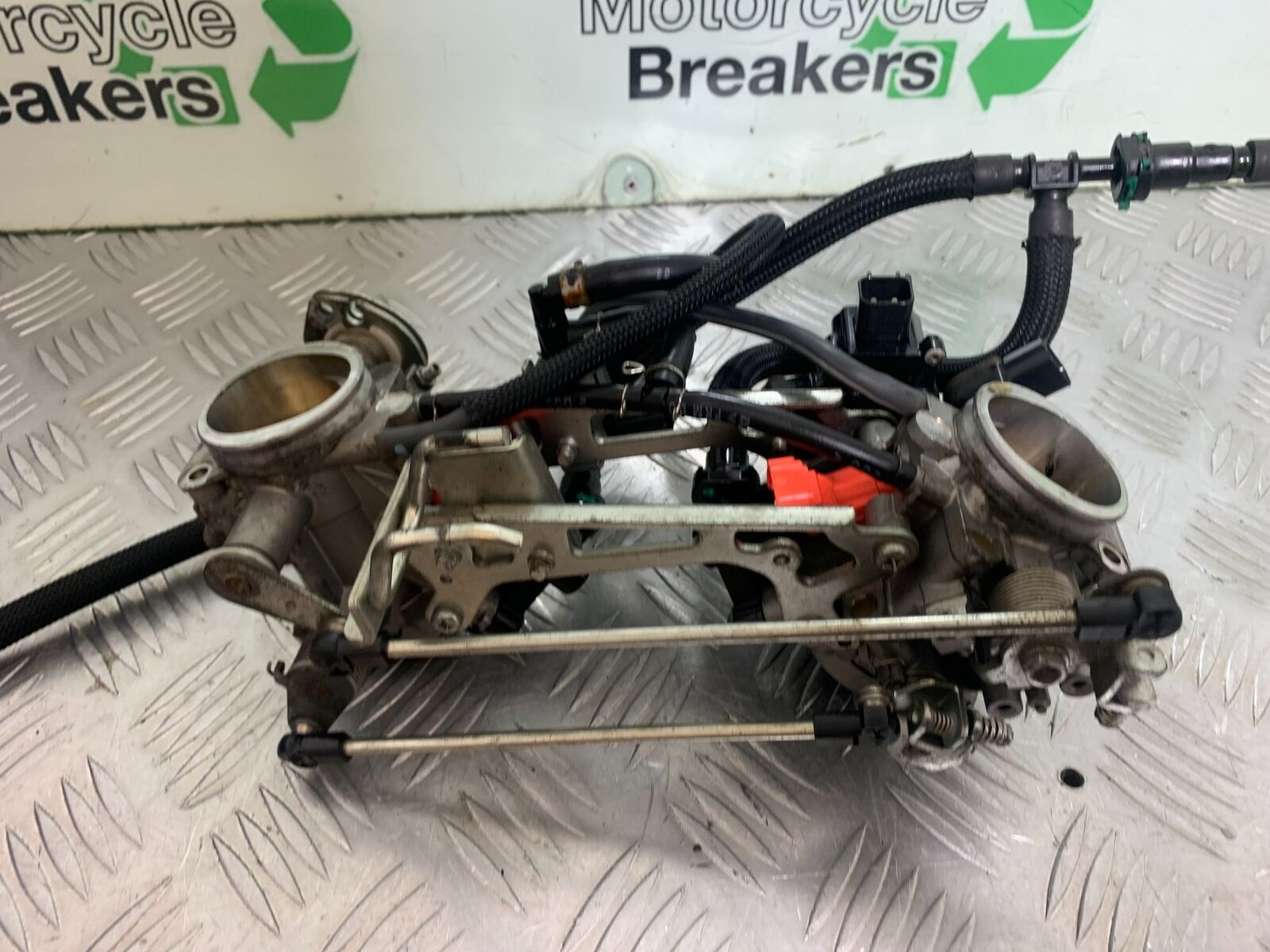 SUZUKI DL 650 V-STROM THROTTLE BODIES  YEAR 2020 (CMB1117)