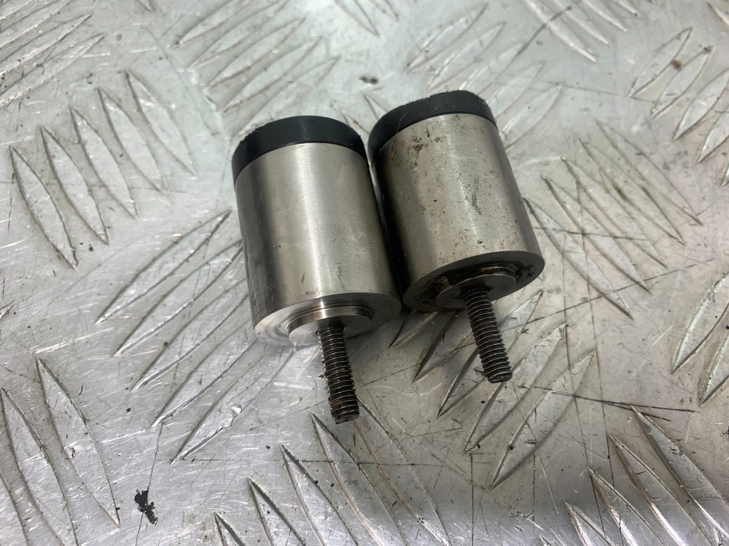 TRIUMPH 1050 SPRINT ST BAR END WEIGTHS   2004-2007 (CMB1197)