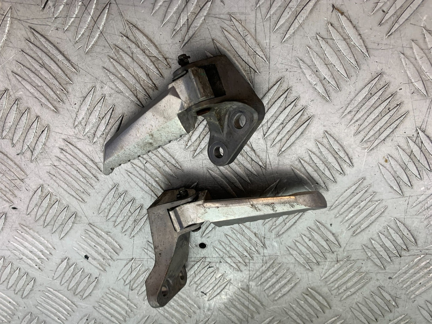 YAMAHA NMAX-125 N MAX 125 FOOTPEGS   YEAR 2015-2020  (CMB1231)