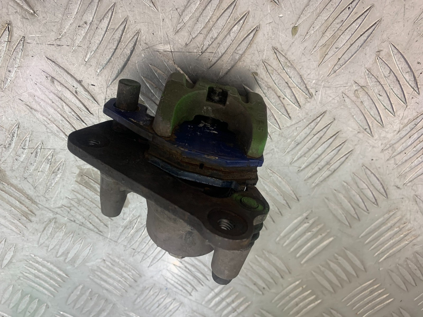 KAWASAKI ZX9R ZX9 E1 REAR CALIPER   YEAR 2000-01 (CMB1171)