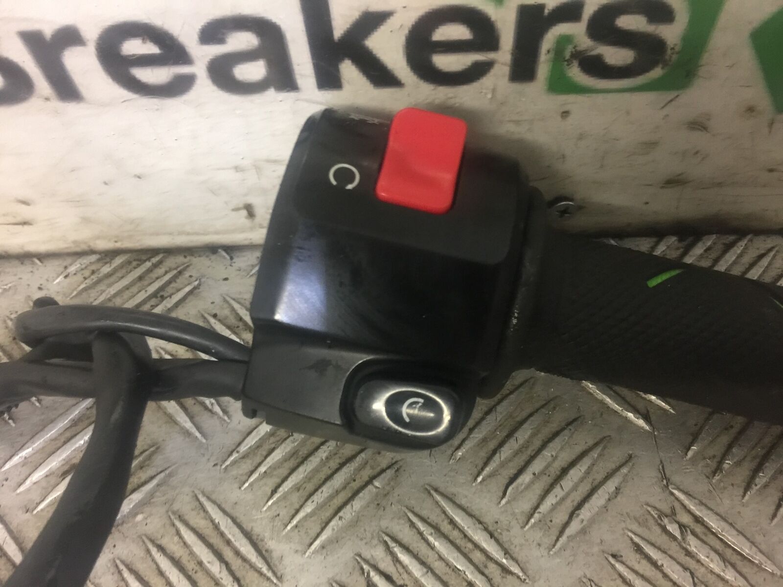 KAWASAKI ER6 N RIGHT SWITCH GEAR YEAR 2012-2015 (STOCK 568)