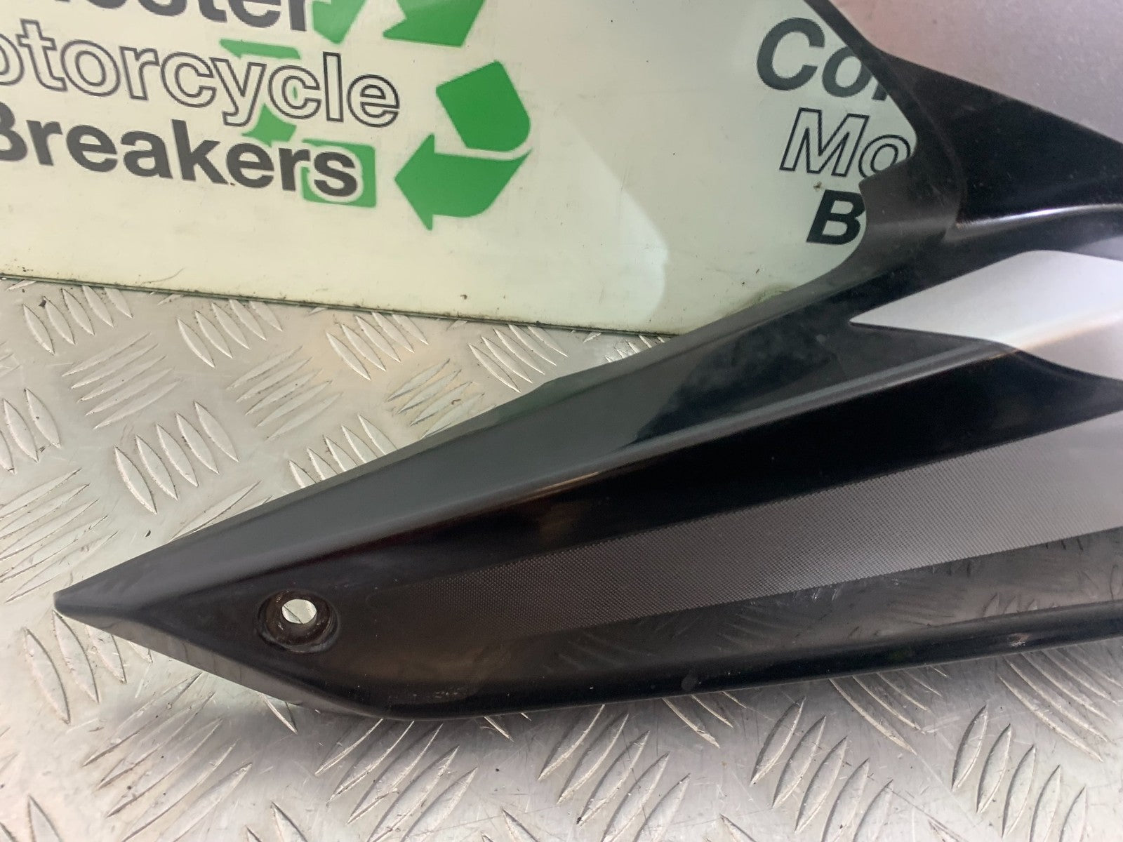 HONDA CBF125 CBF 125 RIGHT FAIRING  YEAR 2009-14  (CMB1172)