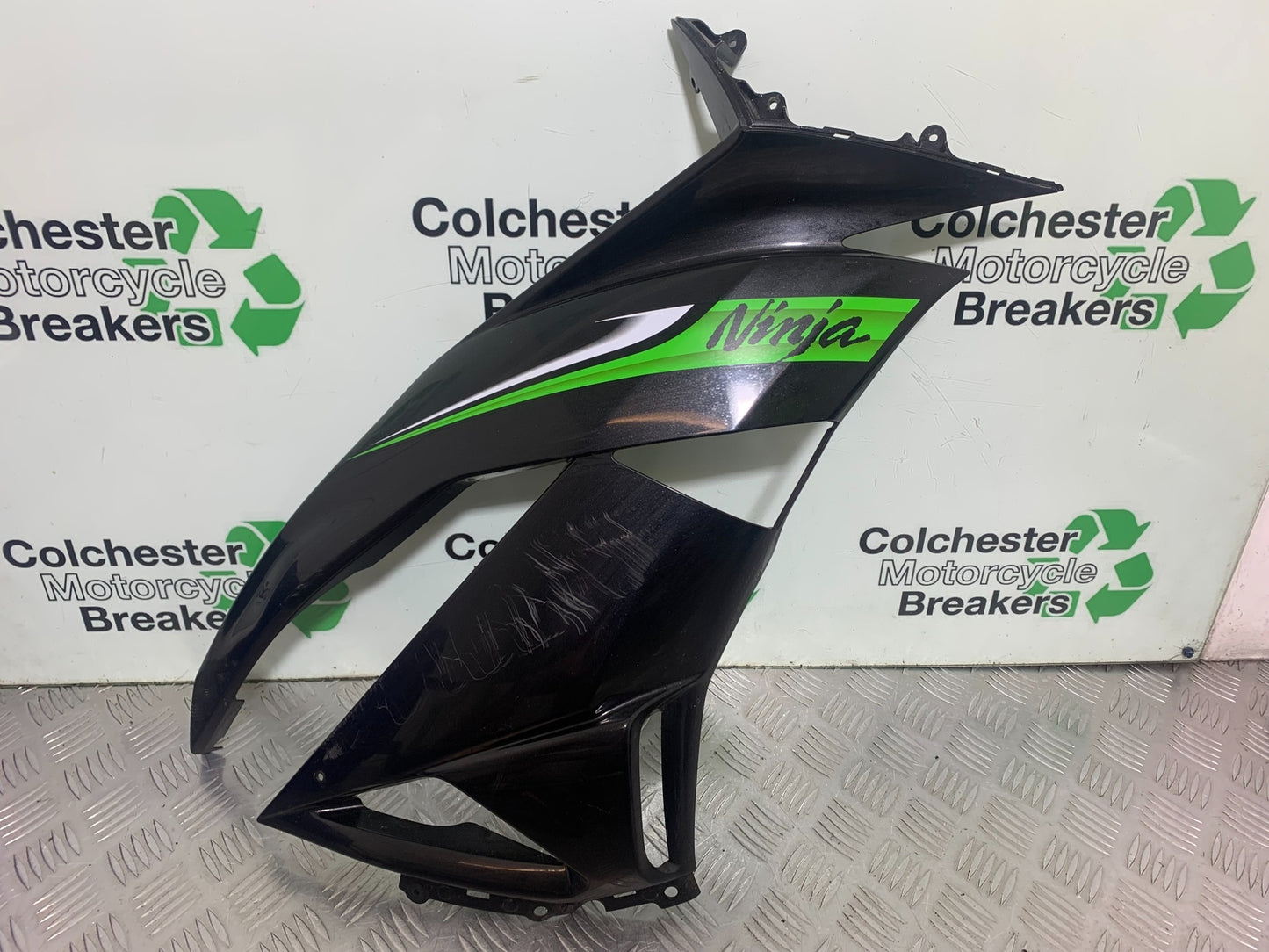 KAWASAKI ZX6R RIGHT FAIRING PANEL  YEAR 2009-2012 (CMB1136)