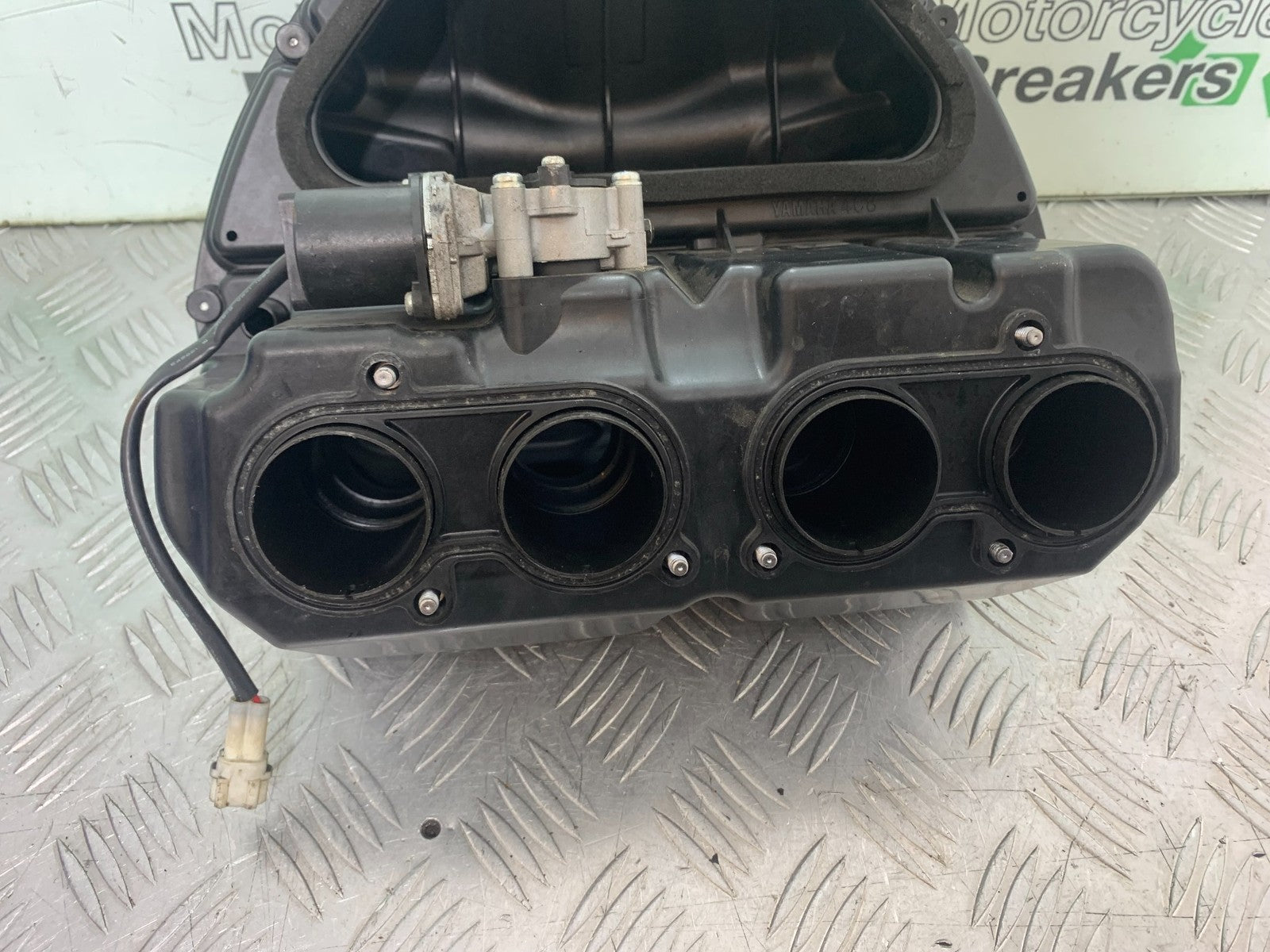 YAMAHA YZF R1 4C8 AIRBOX  YEAR 2007-2008 (CMB1237)
