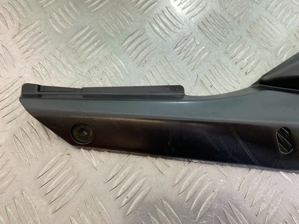 SUZUKI GSF650 GSF 650 RIGHT INFILL PANEL   YEAR 2005-06  (CMB1028)