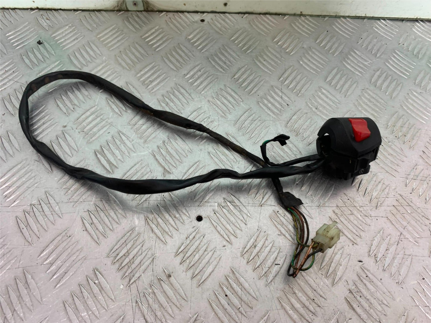 QINGQI QM125 GY-2B RIGHT SWITCH GEAR  YEAR 2016 (CMB1228)