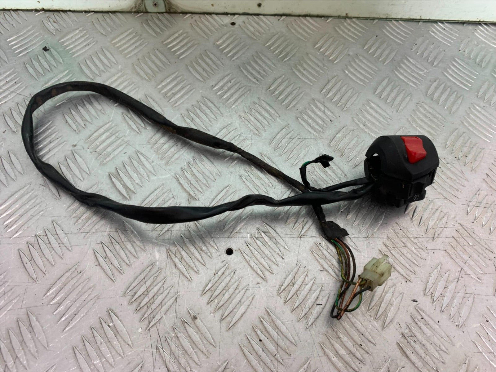 QINGQI QM125 GY-2B RIGHT SWITCH GEAR  YEAR 2016 (CMB1228)