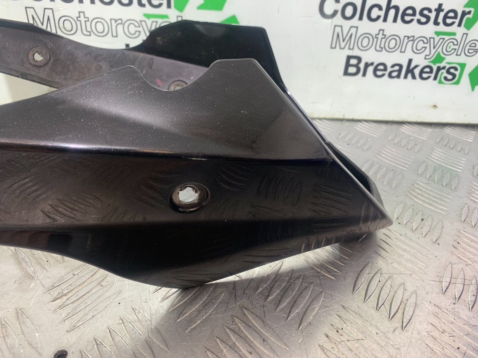 TRIUMPH 675 STREET TRIPLE BELLYPAN   2013-2016 (CMB1186)