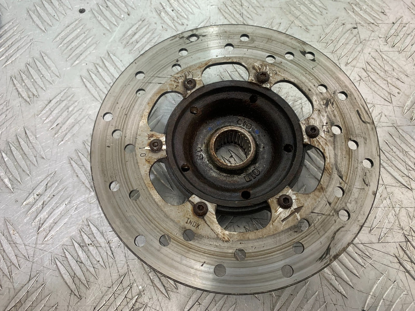 PIAGGIO VESPA GTS 125 REAR DISC AND HUB  YEAR 2009-2014  (CMB1261)