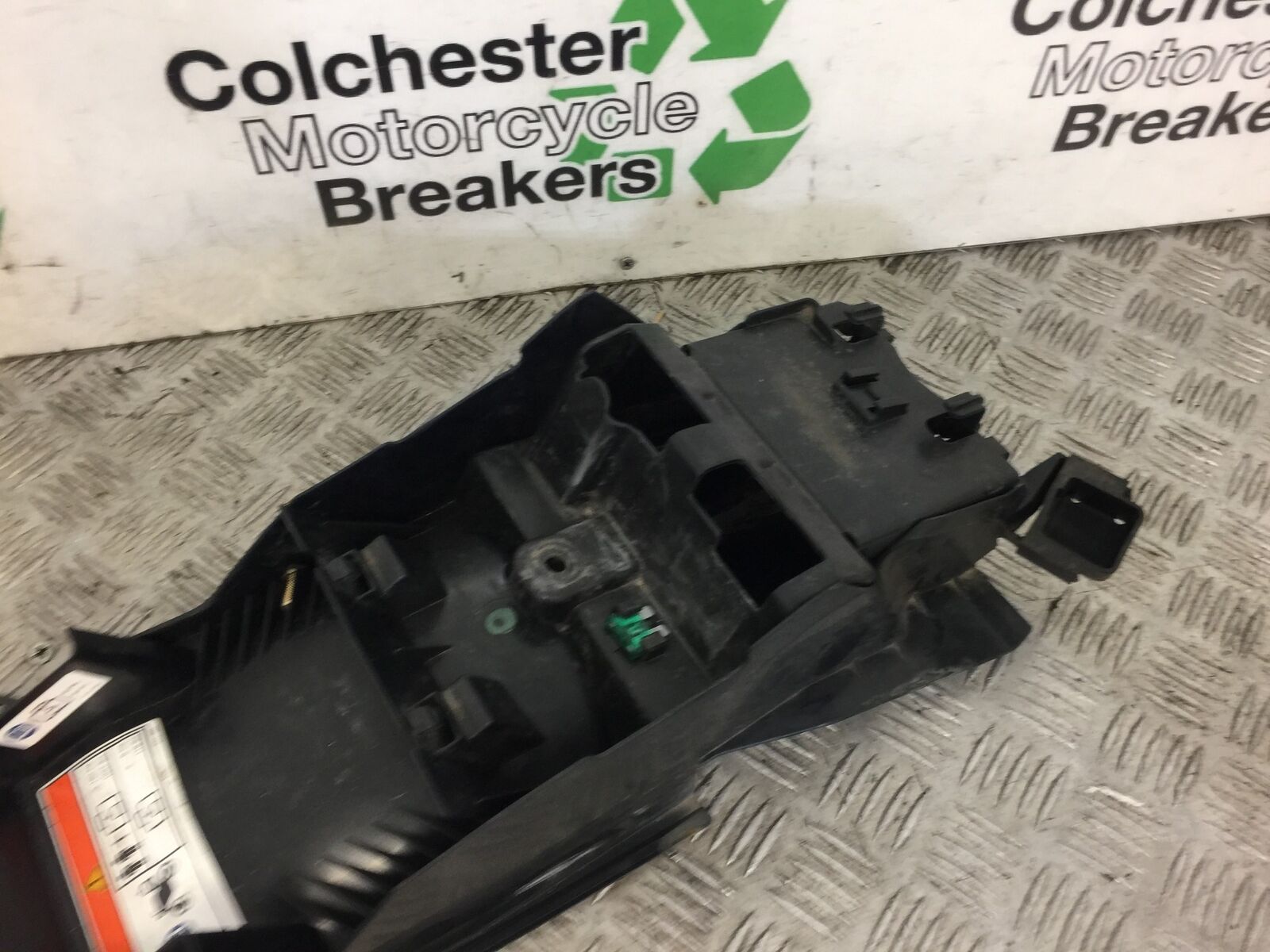 HONDA CBR125 CBR 125 UNDERTRAY  YEAR 2011-2017 (STOCK 334)