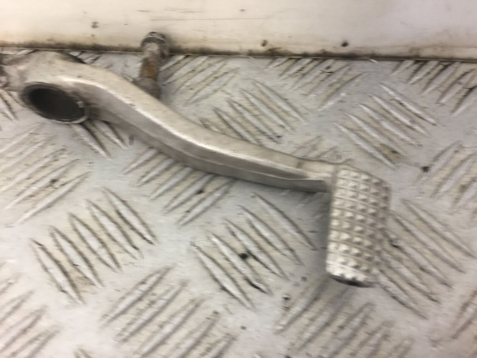 KAWASAKI ZX6R ZX6 J REAR BRAKE PEDAL  YEAR 2000  (STOCK 456)