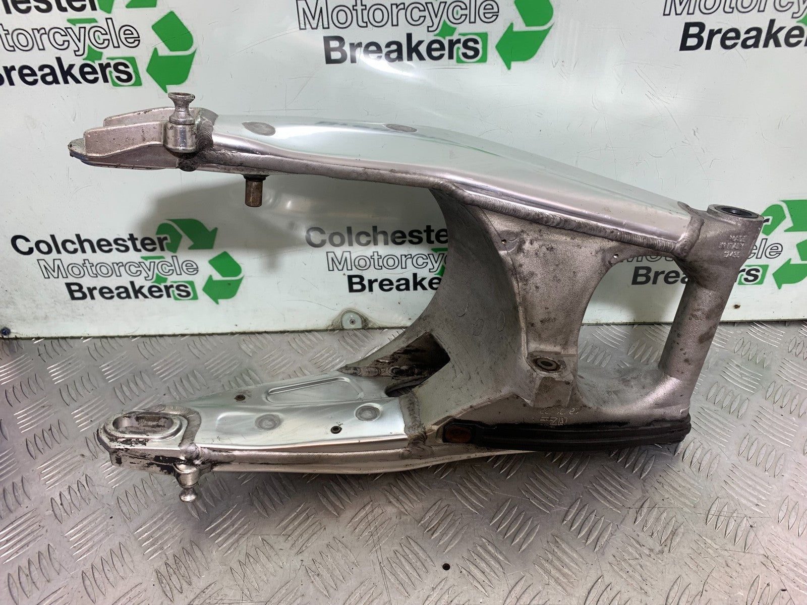 APRILIA RSV1000 RSV 1000 MILLE SWINGARM  1998- 2003 (CMB1184)