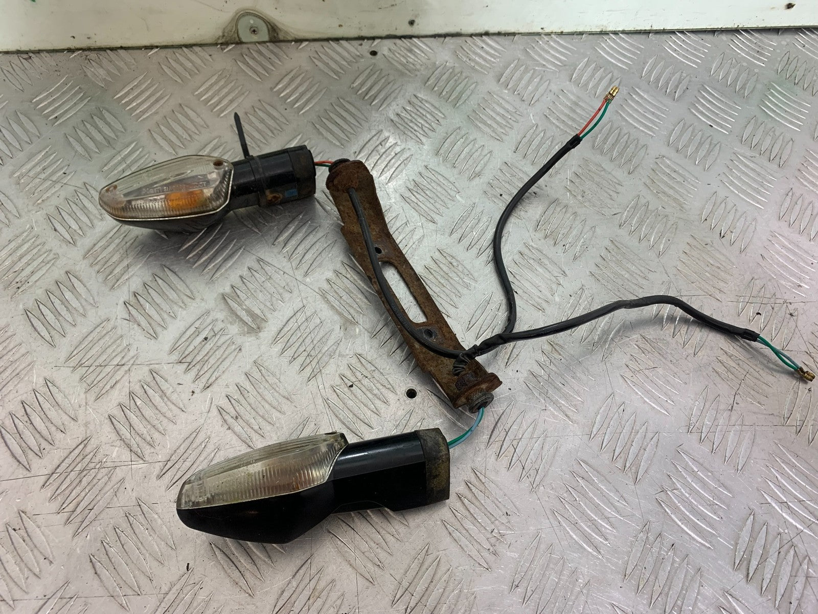 HONDA CBF125 CBF 125 REAR INDICATORS (DAMAGED)   YEAR 2009-14 (CMB1182)