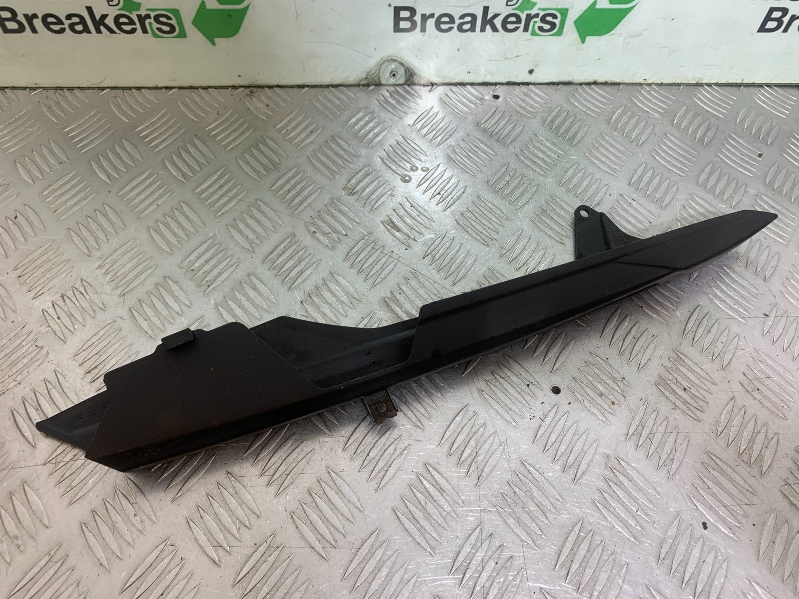 HONDA CBF125 CBF 125 CHAIN GUARD YEAR 2009-14 (CMB1182)