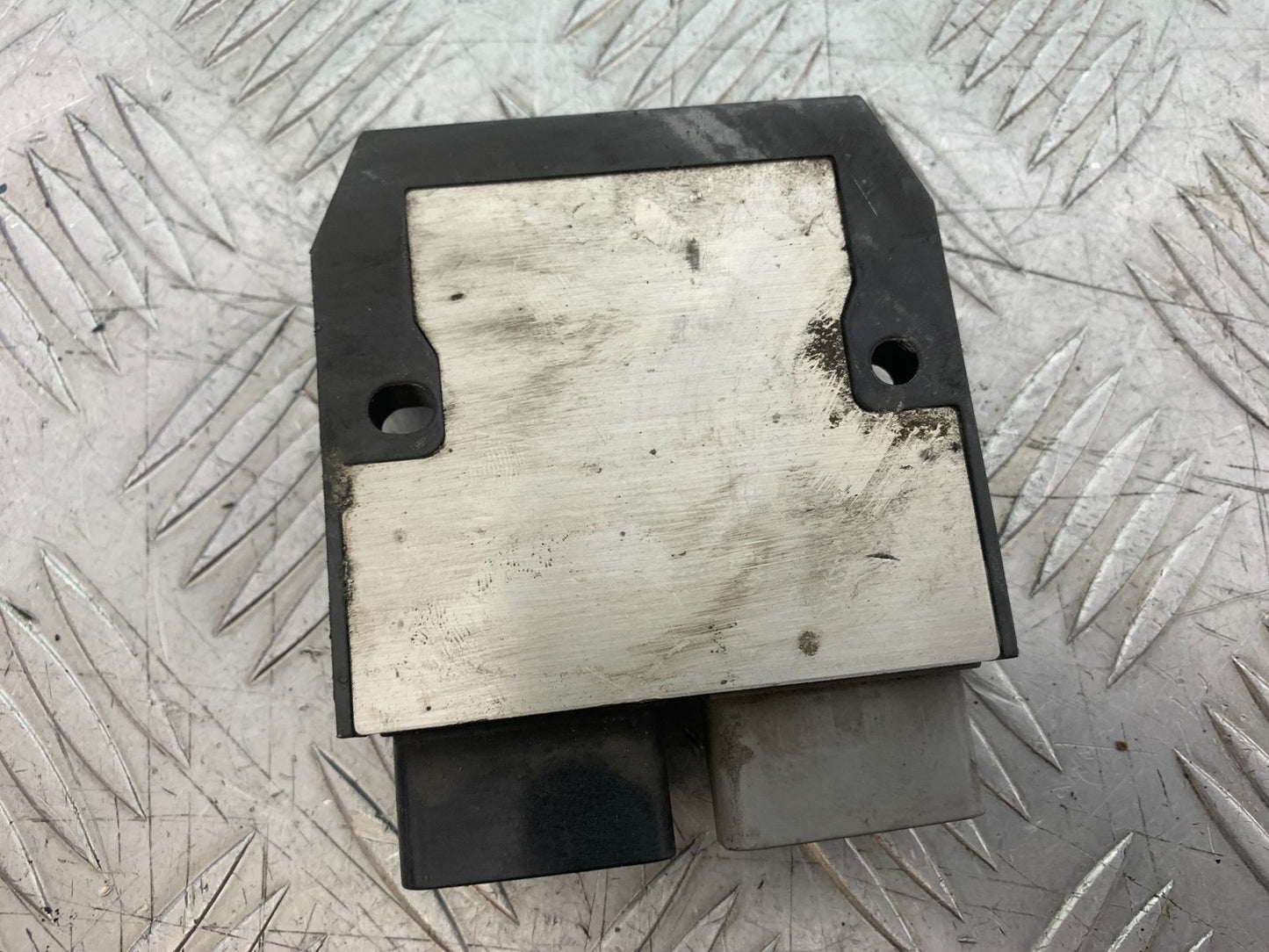 TRIUMPH TIGER 800 XRT REGULATOR YEAR 2018-2020 (CMB1193)