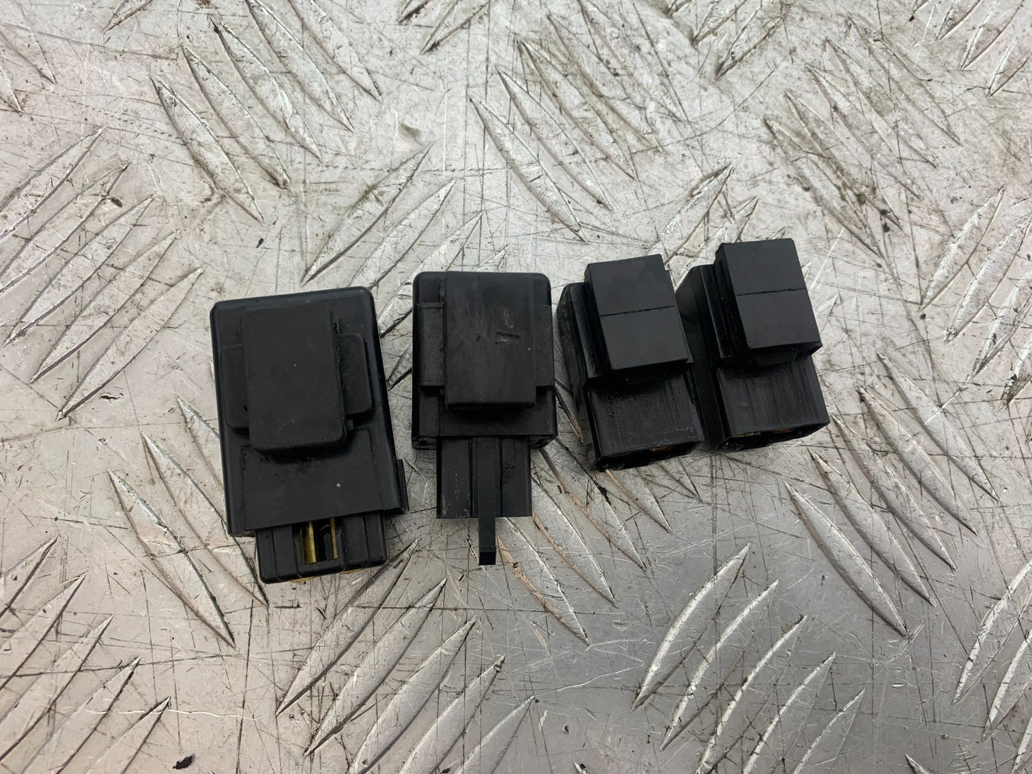 YAMAHA YZF R1 RELAYS  YEAR 1998-99 (CMB1291)