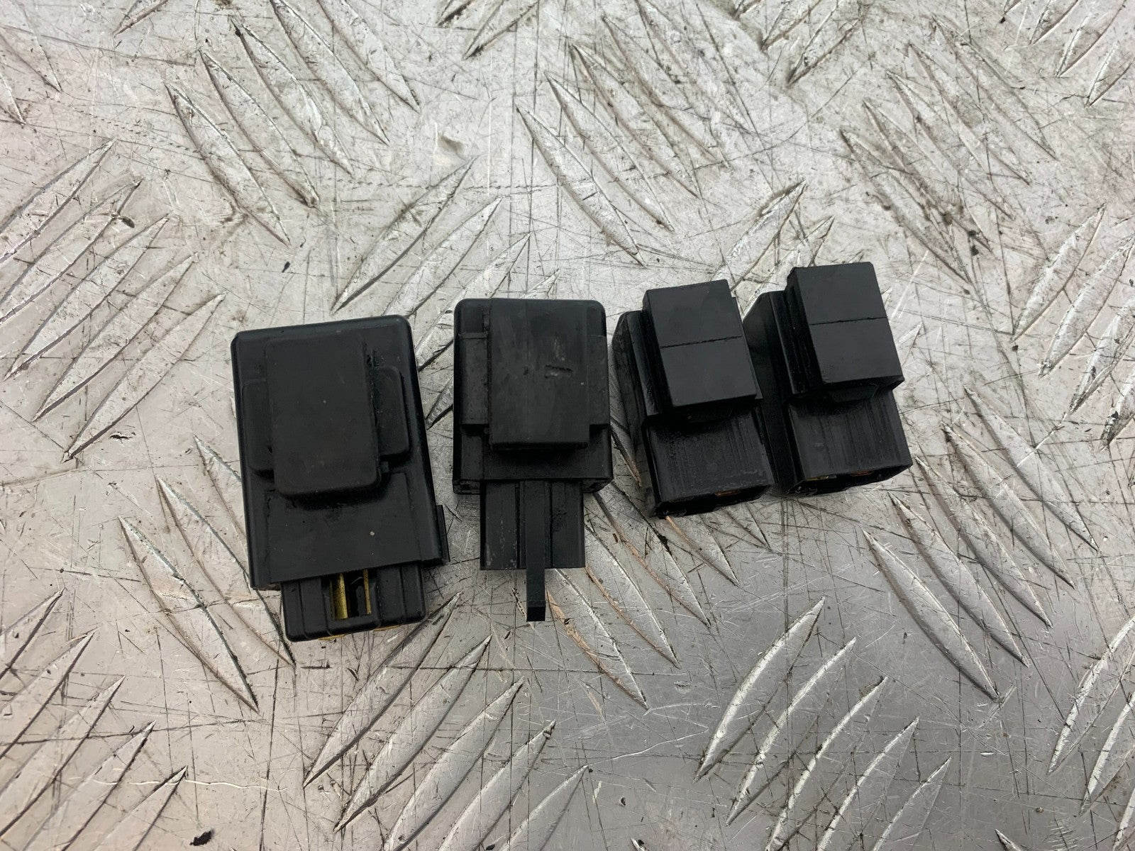 YAMAHA YZF R1 RELAYS  YEAR 1998-99 (CMB1291)