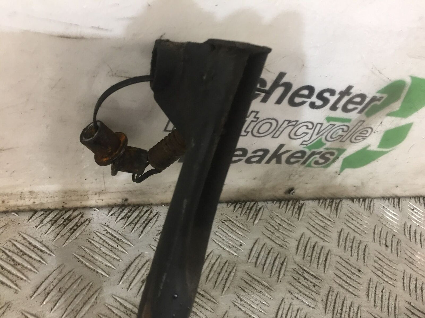 TRIUMPH 1050 SPRINT CENTER STAND YEAR 2004-2007 (STOCK 888)