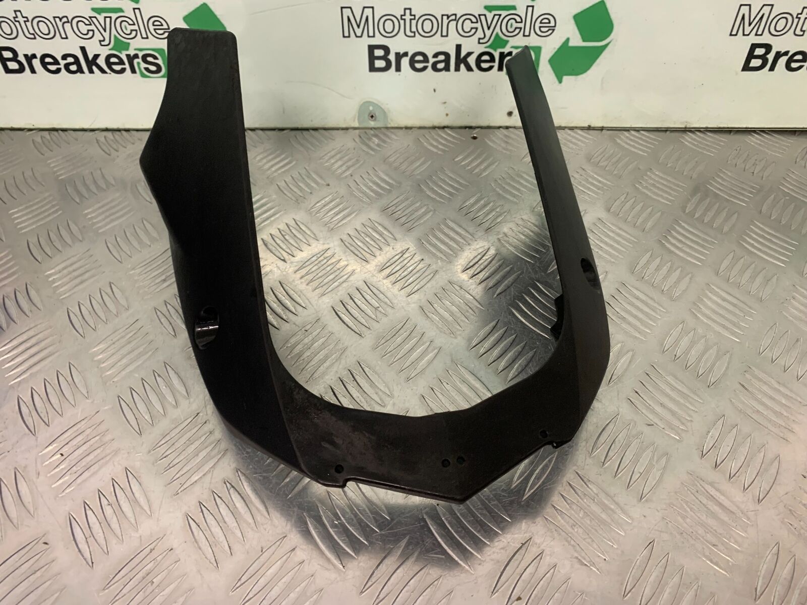 YAMAHA XJ6 XJ6-S BELLYPAN   YEAR 2009-2015 (STOCK 991)