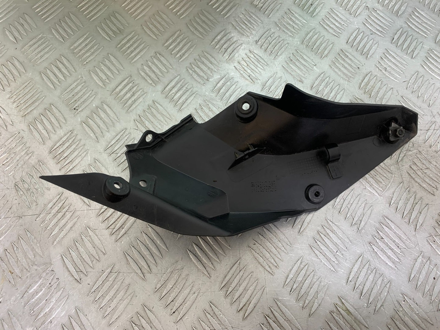 KTM 125 DUKE INFILL PANEL YEAR 2018-2023 (CMB1185)