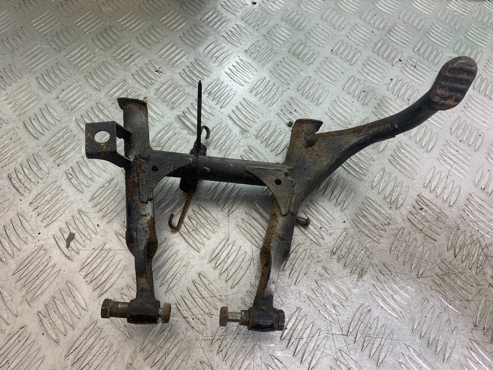 KAWASAKI GTR1400 GTR 1400 CENTER STAND  YEAR 2007-09(CMB1174)