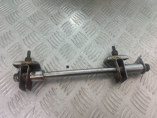 PIONEER XF250 REAR WHEEL SPINDLE  YEAR 2009 (CMB1143)