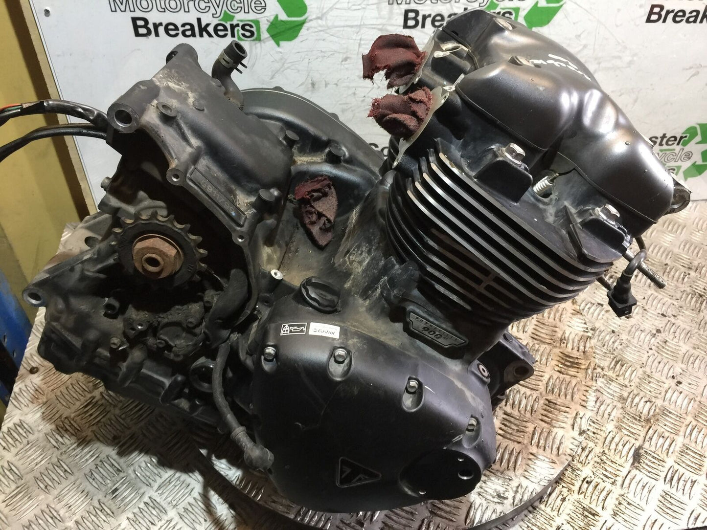 TRIUMPH 900 STREET SCRAMBLER ENGINE  YEAR 2018  (STOCK 896)