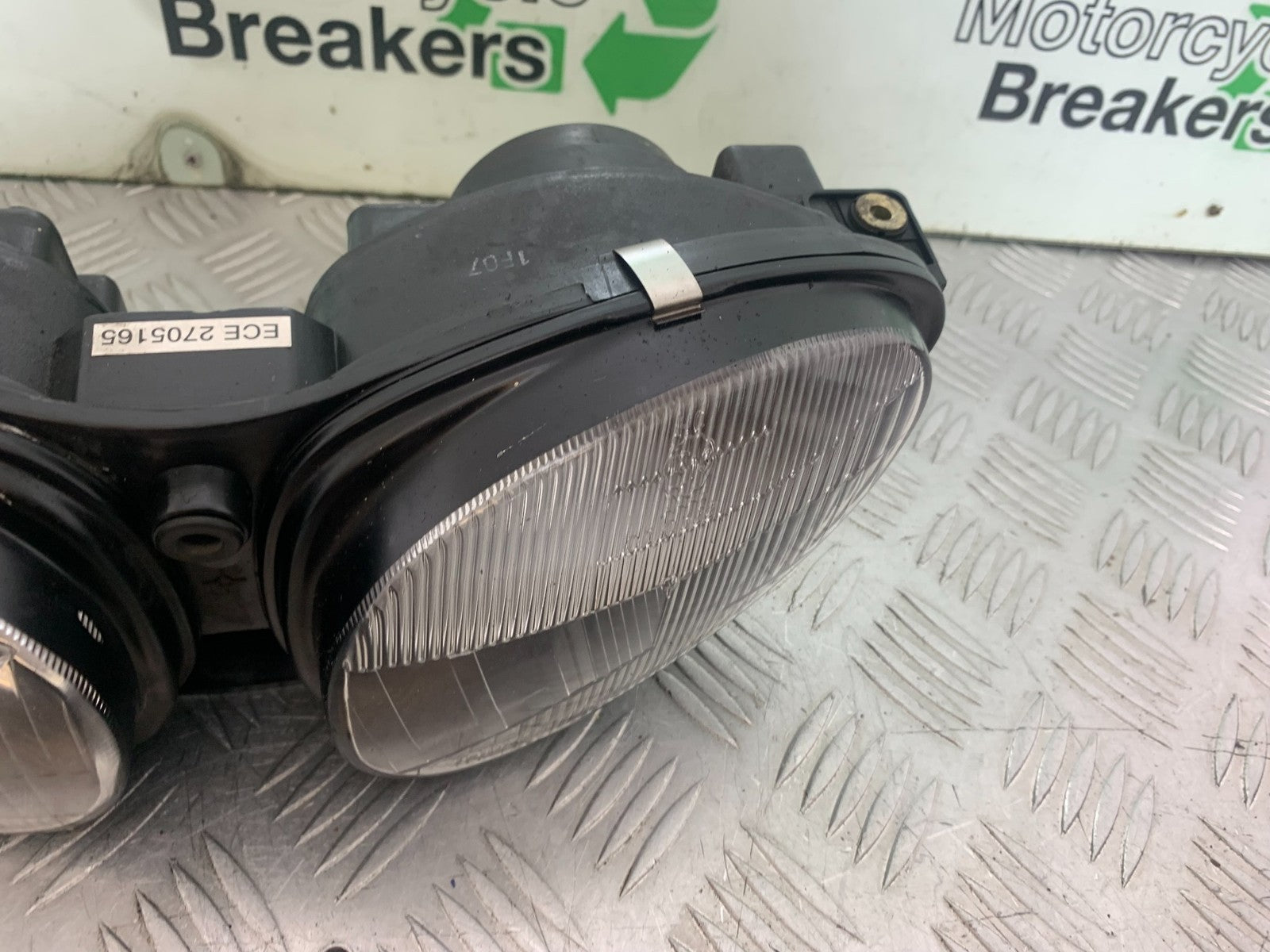 TRIUMPH 955i SPRINT ST HEADLIGHT  1999-2004 (CMB1176)
