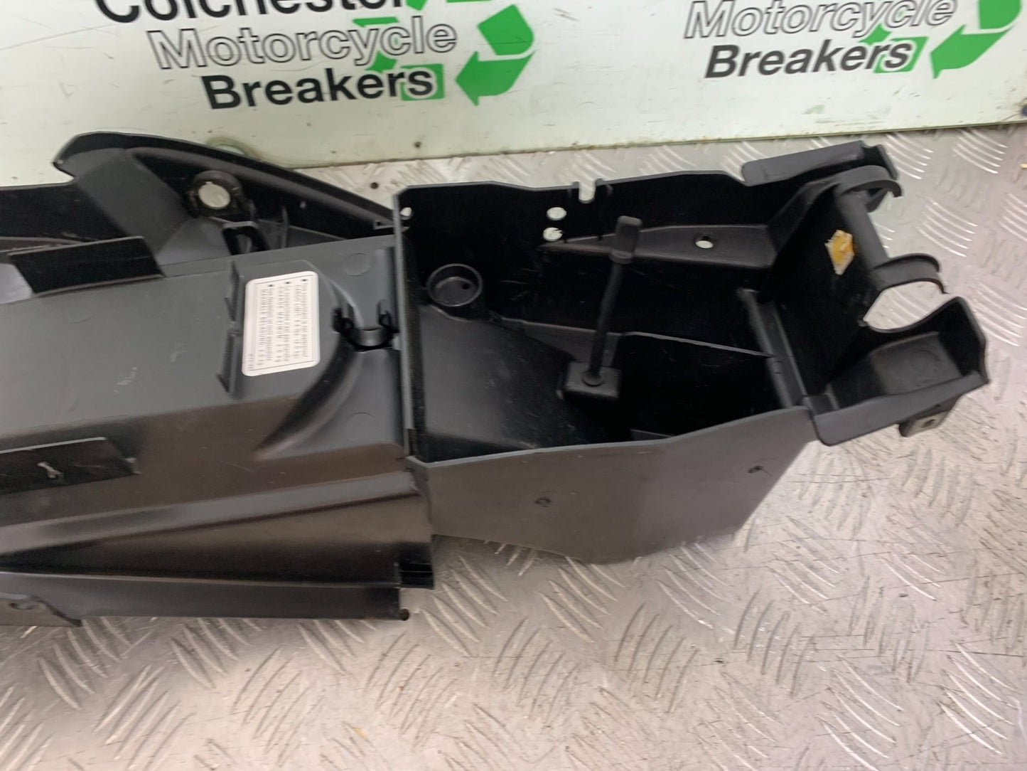 HONDA XL125 VARADERO REAR MUDGUARD  YEAR 2001-2006  (CMB1304)