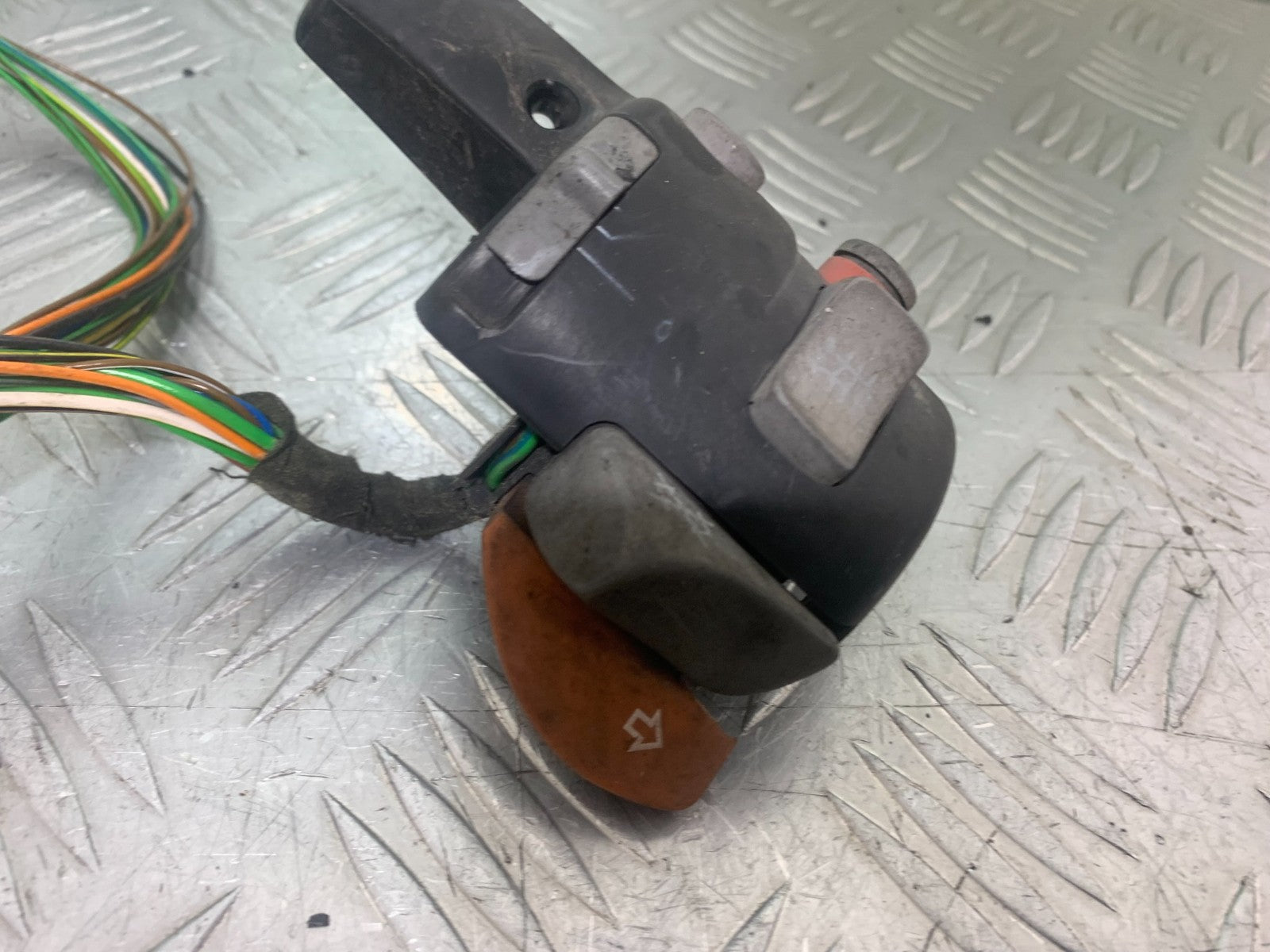 BMW K1200 K 1200 LT RIGHT SWITCH GEAR YEAR 1999-07 (CMB1271)