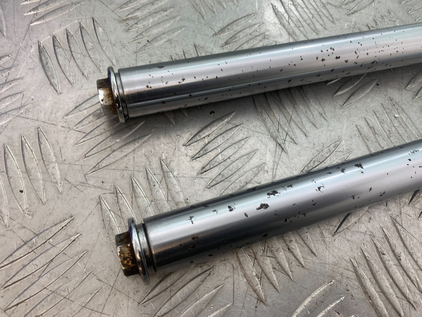 SUZUKI GP100 GP 100 FORKS  YEAR 1978-1988 (CMB1259)