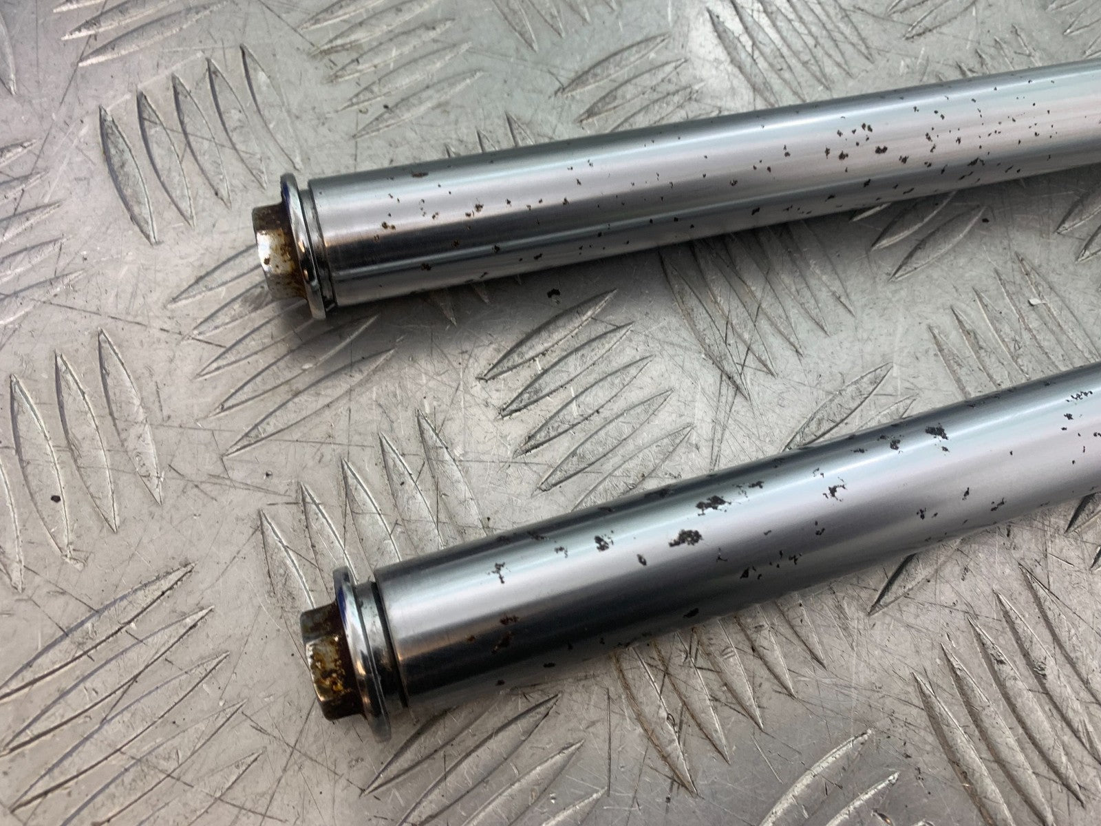 SUZUKI GP100 GP 100 FORKS  YEAR 1978-1988 (CMB1259)