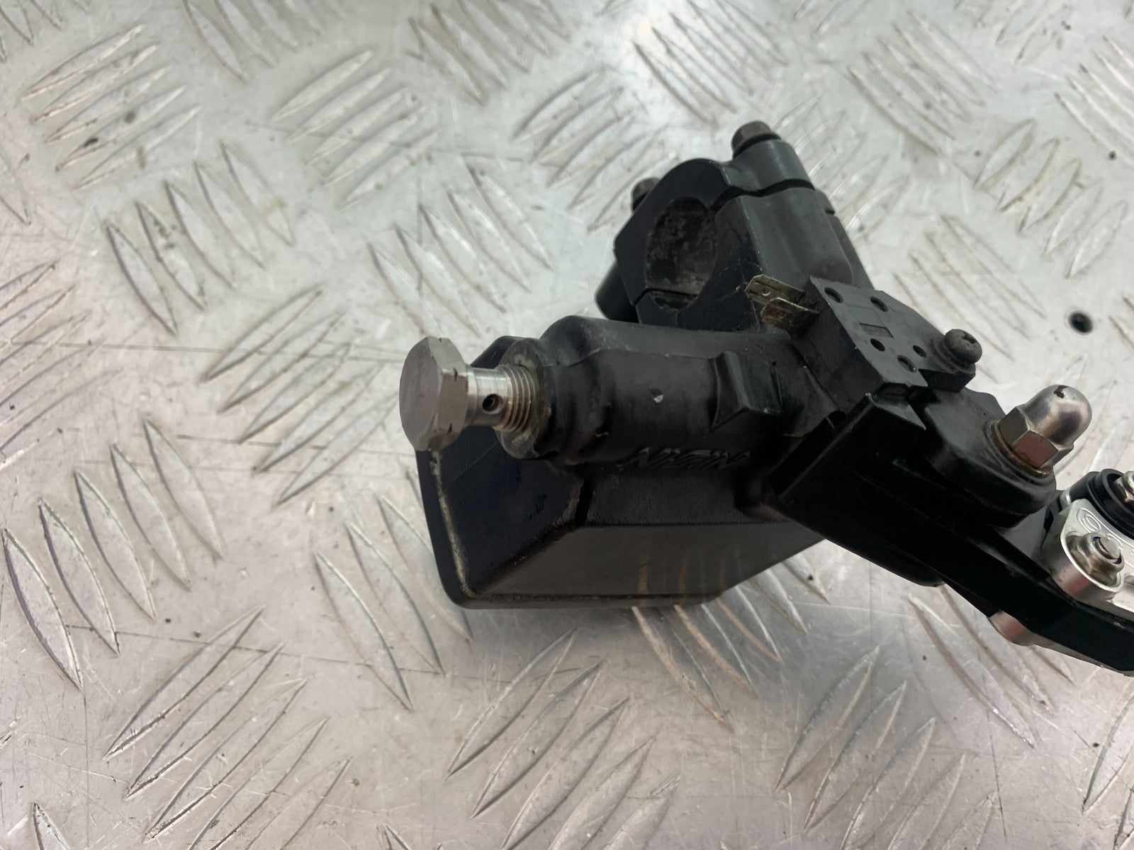 SUZUKI GSF1200 GSF 1200 BANDIT FRONT MASTER CYLINDER   YEAR 2001-2004 (CMB1188)