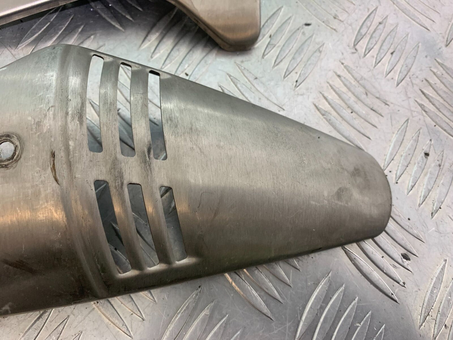 HUSQVARNA TE630 TE 630 EXHAUST SHIELDS  YEAR 2010-11 (CMB1120)
