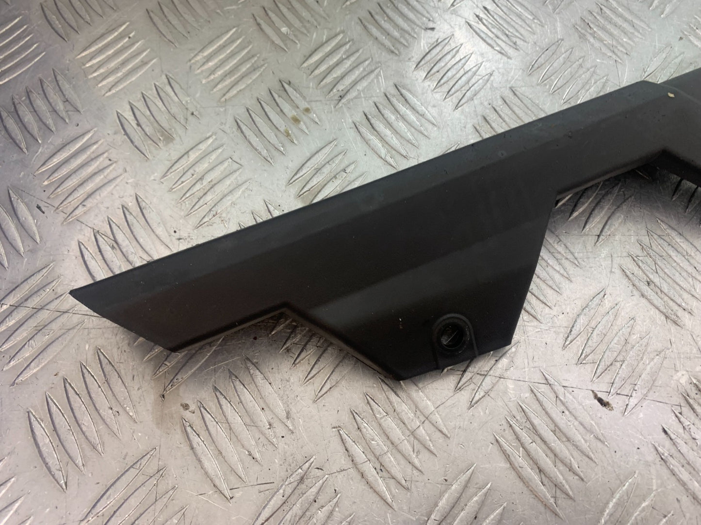 ROYAL ENFIELD HIMALAYAN 411 CHAIN GUARD  YEAR 2018-2023 (CMB1322)