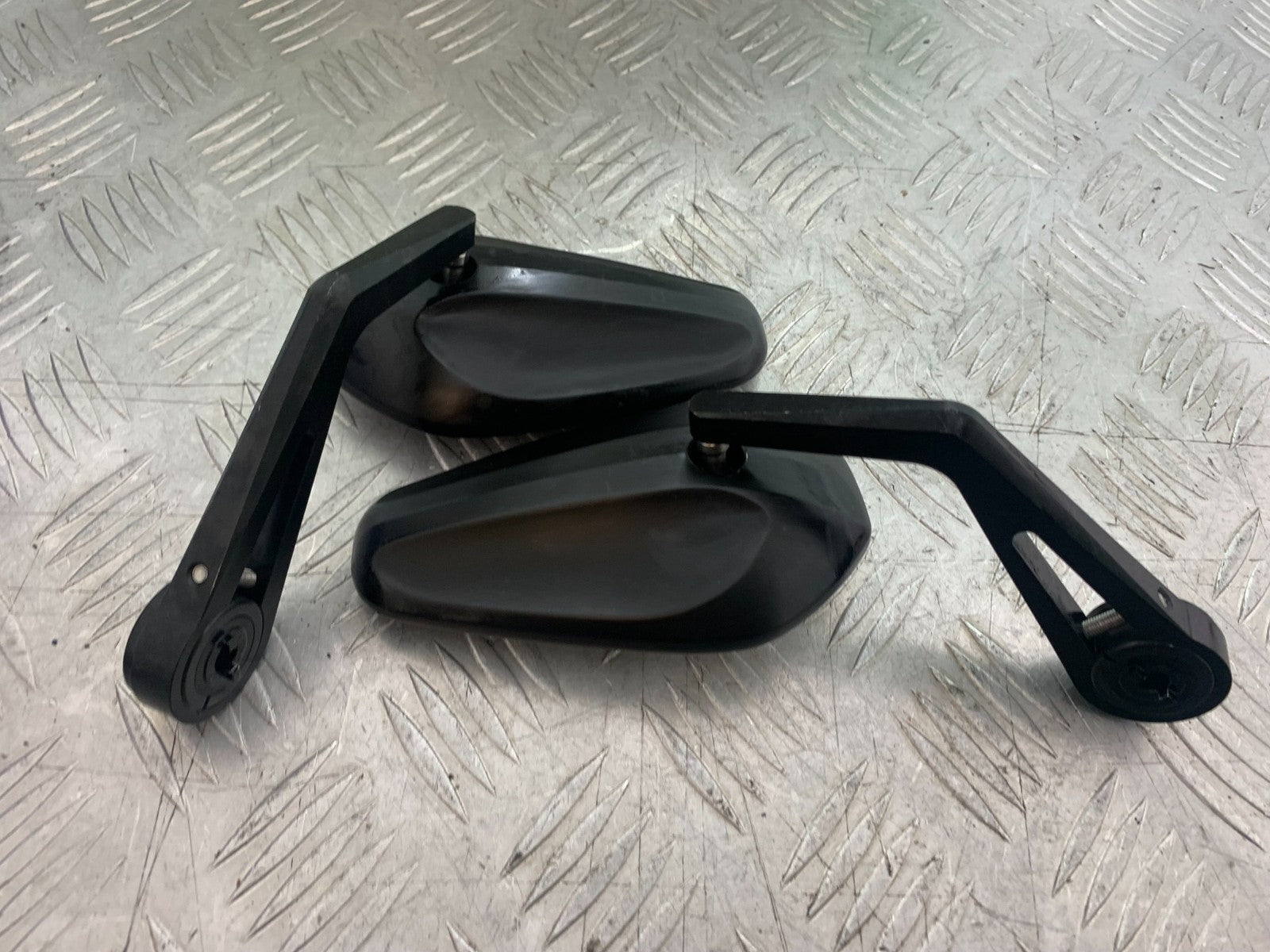TRIUMPH 675 STREET TRIPLE R MIRRORS  YEAR 2013 - 2016 (CMB1221)