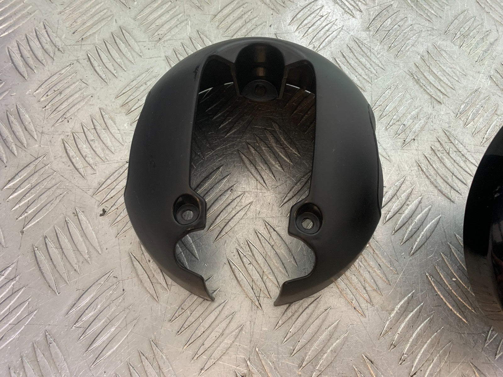 TRIUMPH TRIDENT 660 HEADLIGHT AND BACKING   YEAR 2021-2024 (CMB1295)