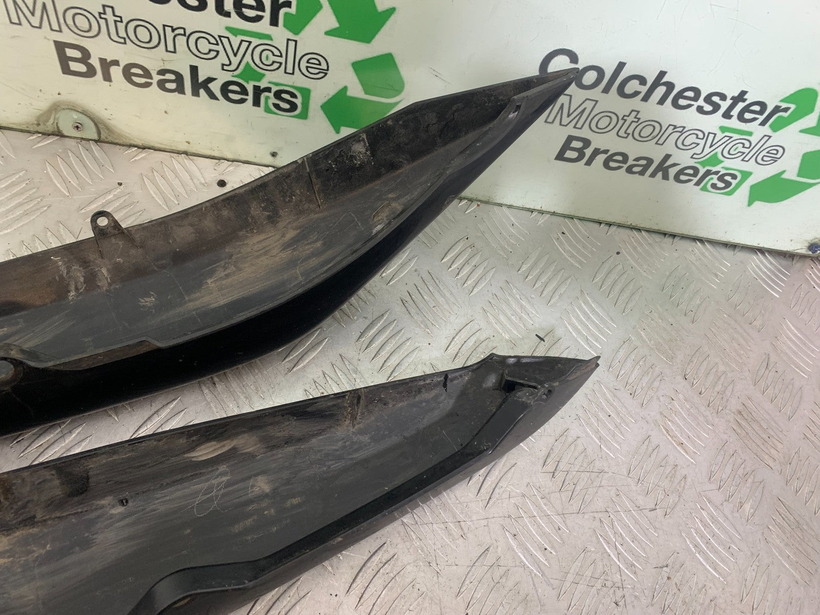 KAWASAKI ER6 F ER6F LEFT & RIGHT SEAT PANELS  YEAR 2005-2008 (CMB1277)