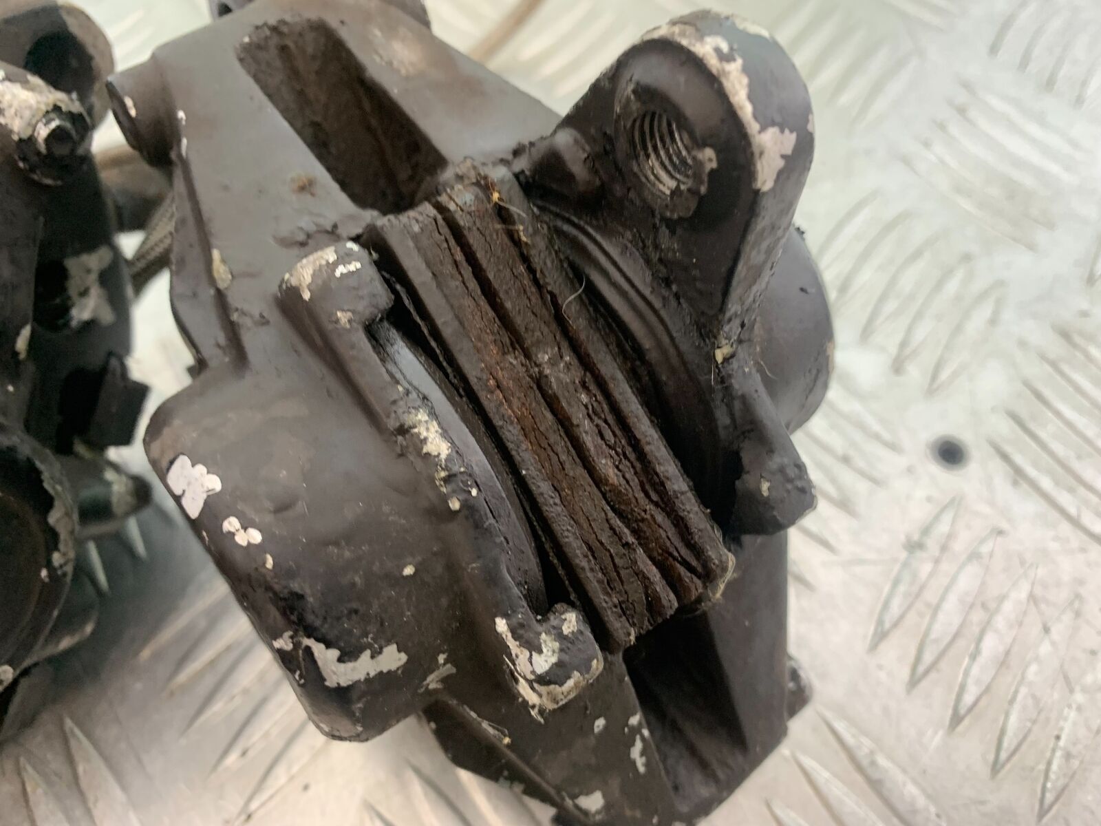 SUZUKI GSX1100 GSX 1100 EFE FRONT CALIPERS   YEAR 1985-1986 (CMB1110)