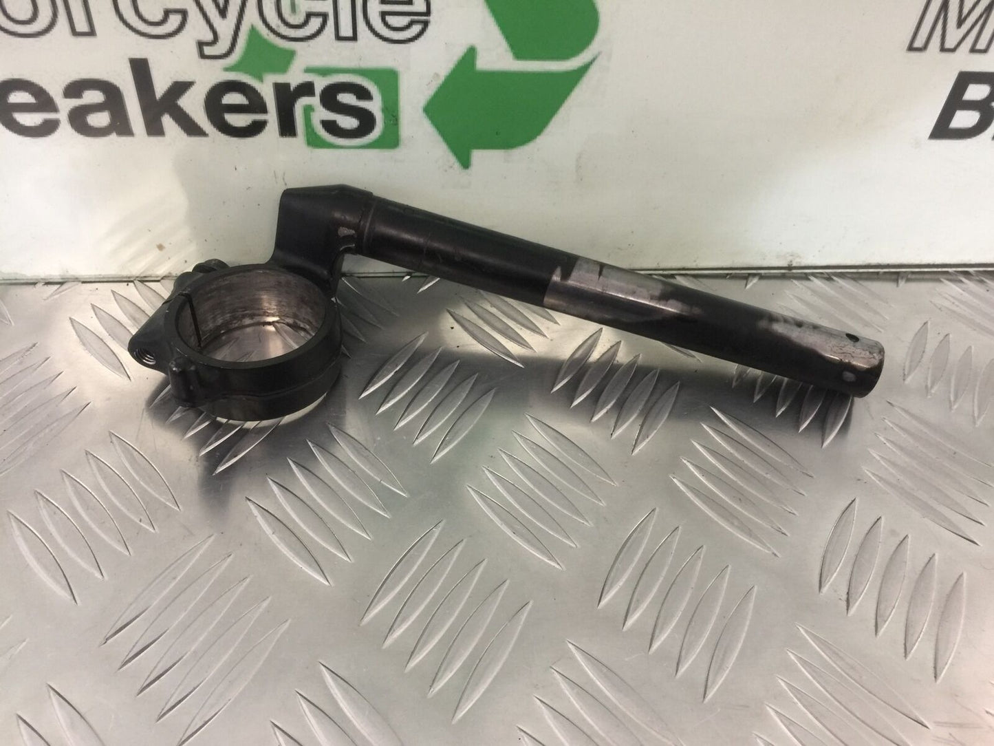 HONDA CBR600 RR RIGHT HANDLEBAR   YEAR 2005-2006 (STOCK 933)