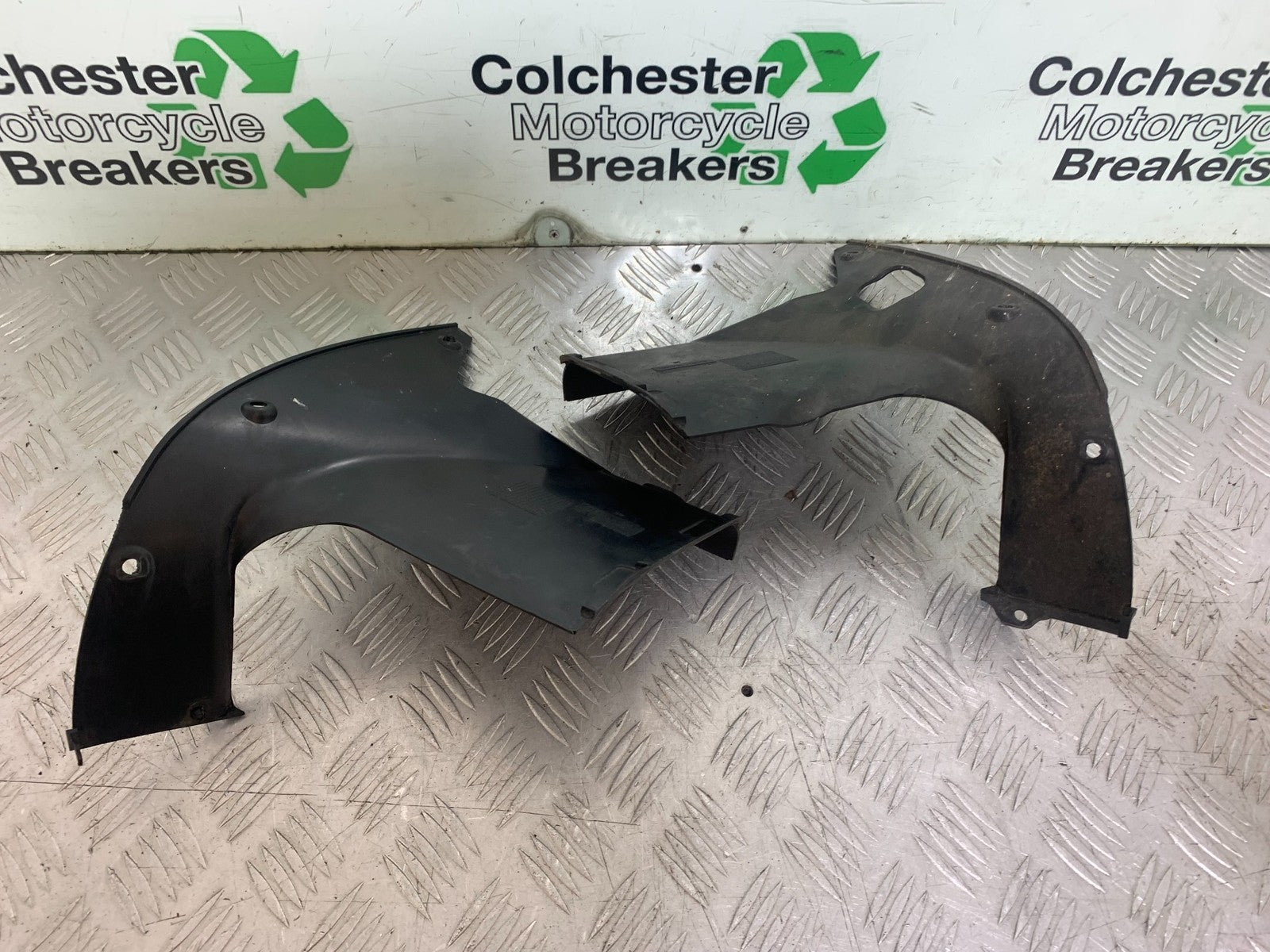 HONDA NT650 V DEAUVILLE LEFT & RIGHT INNER INFILLS YEAR 1998-01 (CMB1320)