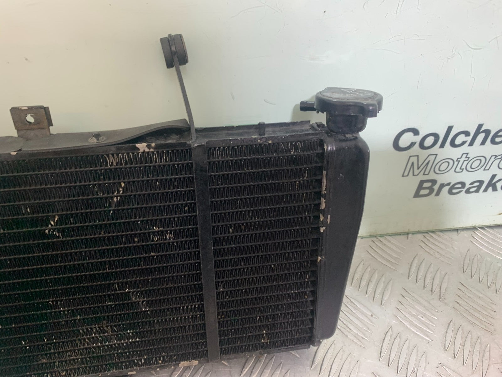 TRIUMPH 955i SPRINT ST RADIATOR   1999-2004 (CMB1176)