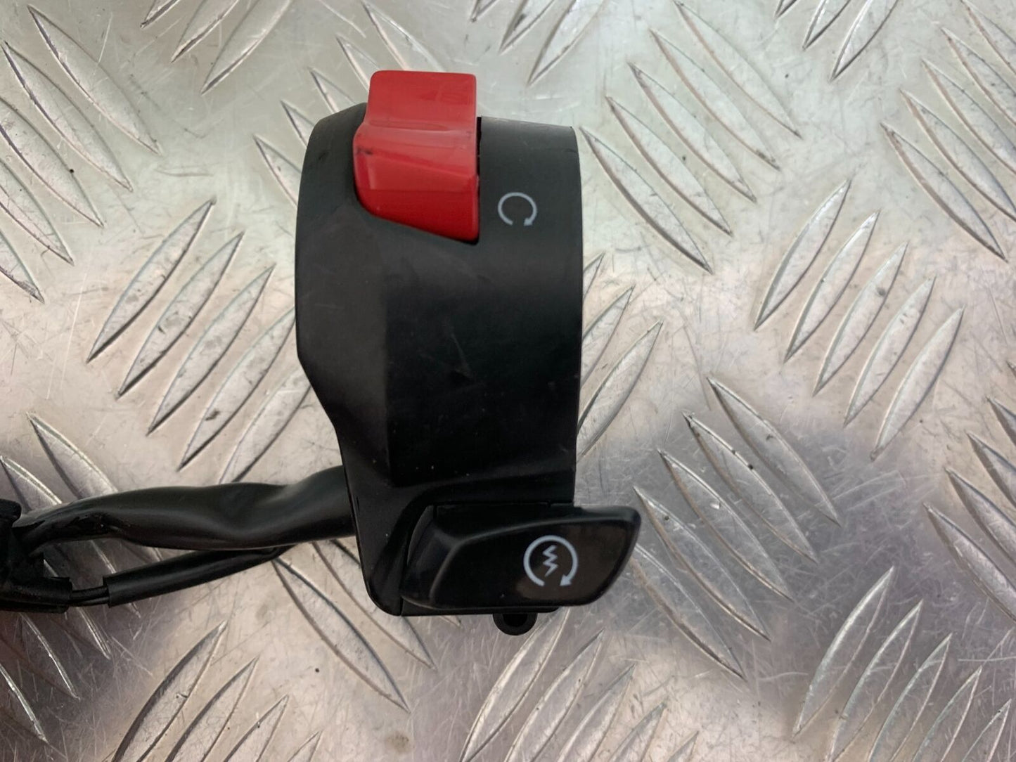 HONDA CBR650 F CBR 650F RIGHT SWITCH GEAR  YEAR 2014-2017  (STOCK 998)
