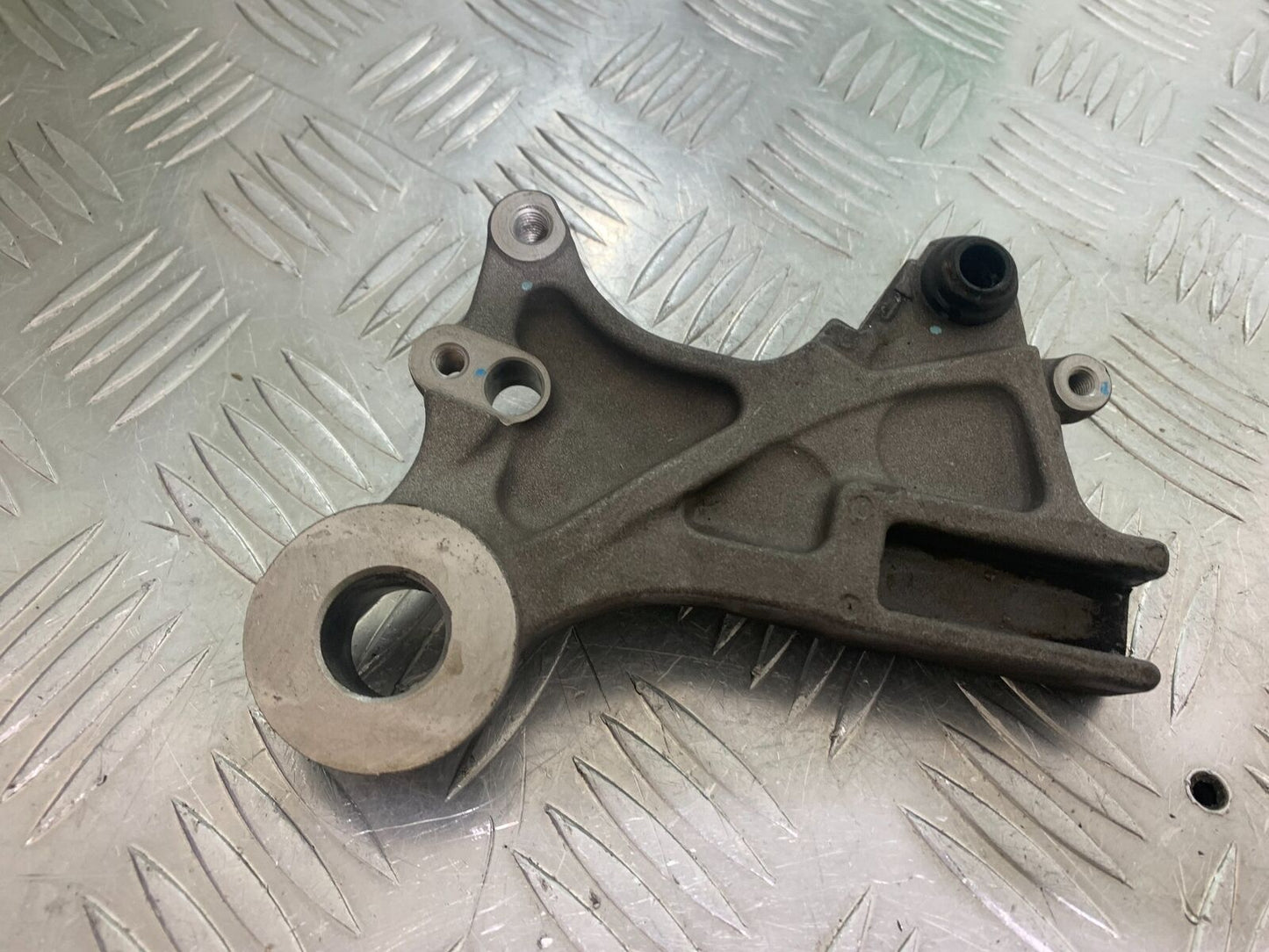 HONDA CB650 F CB 650 FA-H REAR CALIPER BRACKET  YEAR 2017- 2019 (CMB1087)