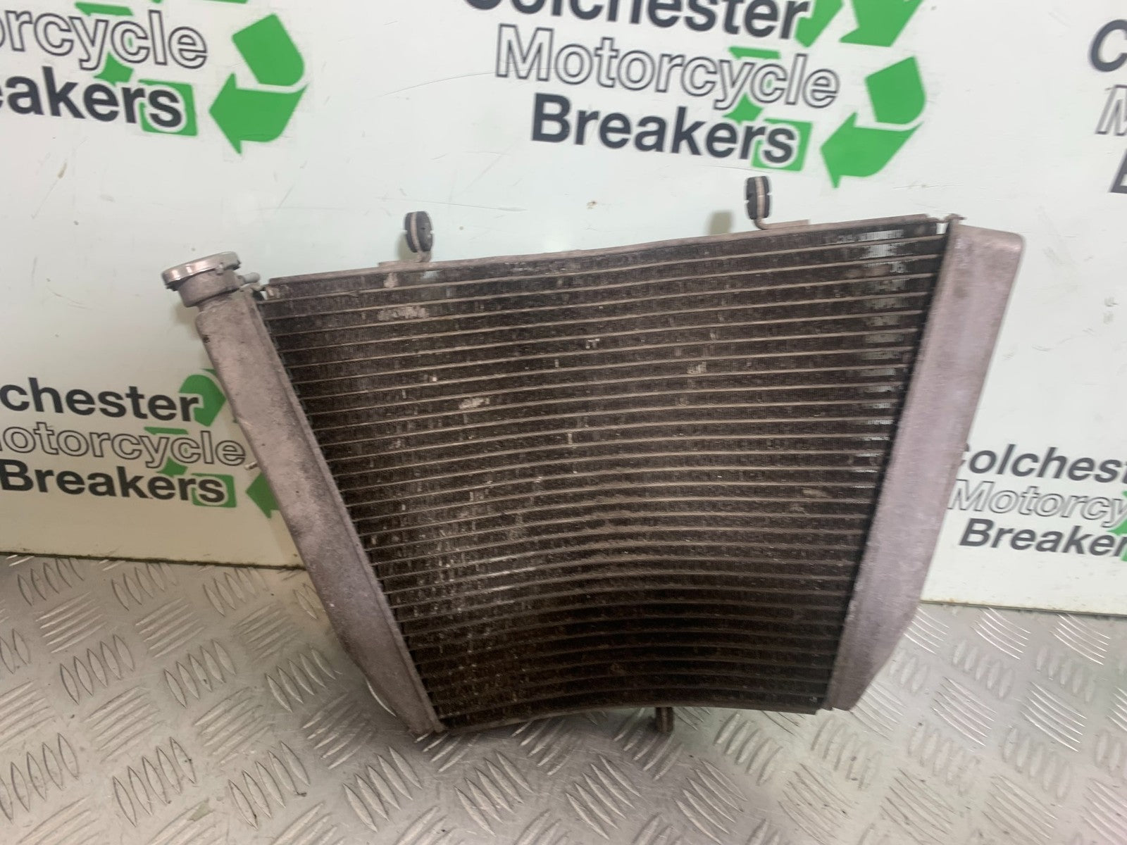SUZUKI GSXR750 GSXR 750 K4 K5 RADIATOR  2004-2005 (CMB1319)