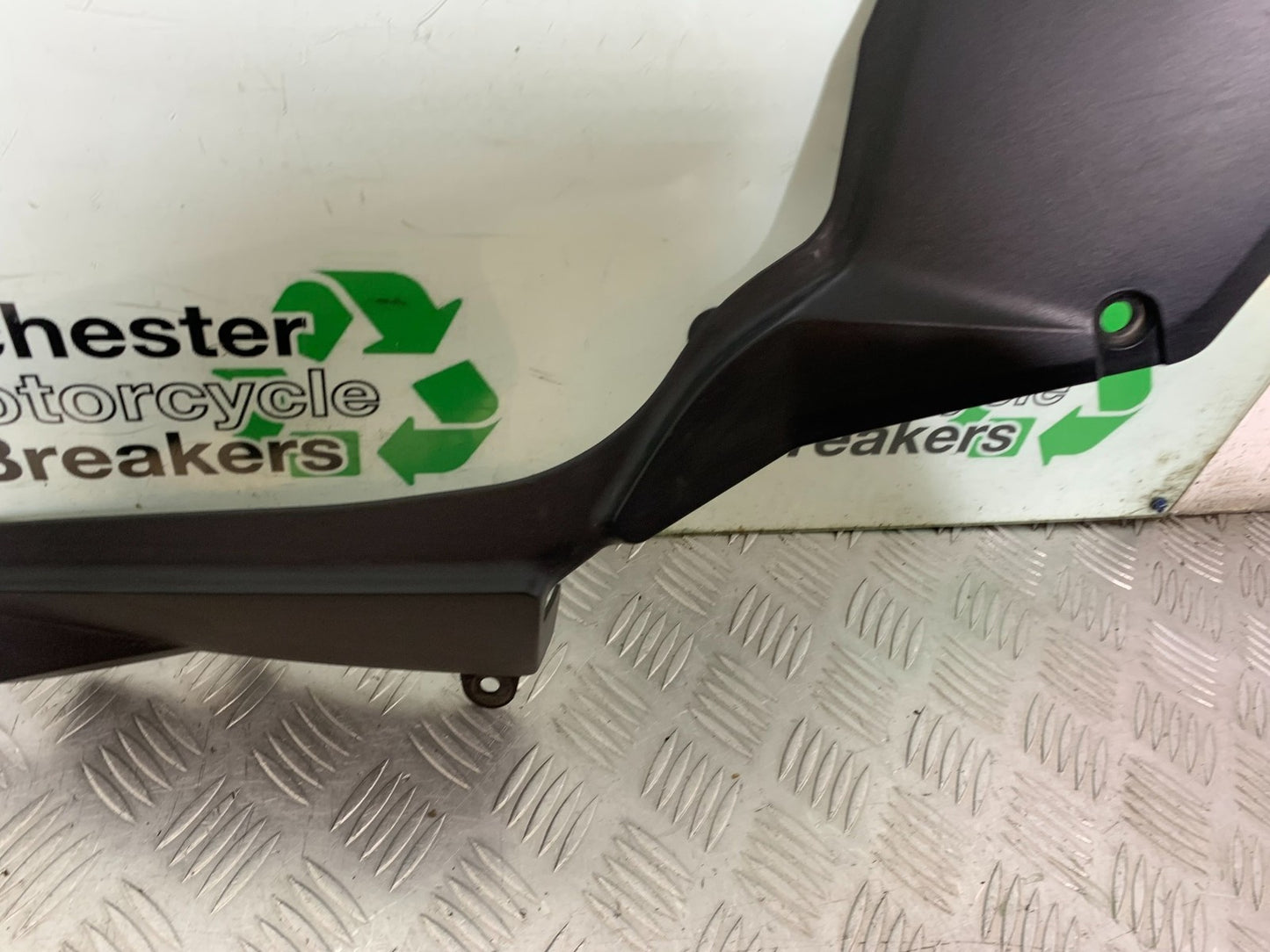 SUZUKI DL1000 V-STROM RIGHT SEAT PANEL  YEAR 2014-2019 (CMB1325)