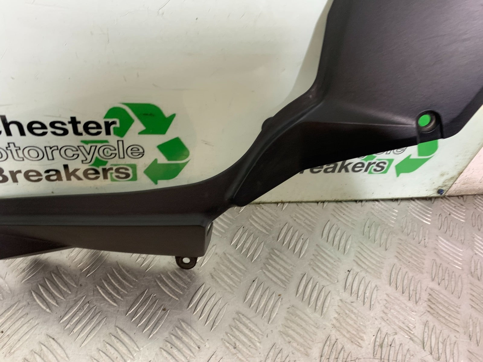 SUZUKI DL1000 V-STROM RIGHT SEAT PANEL  YEAR 2014-2019 (CMB1325)
